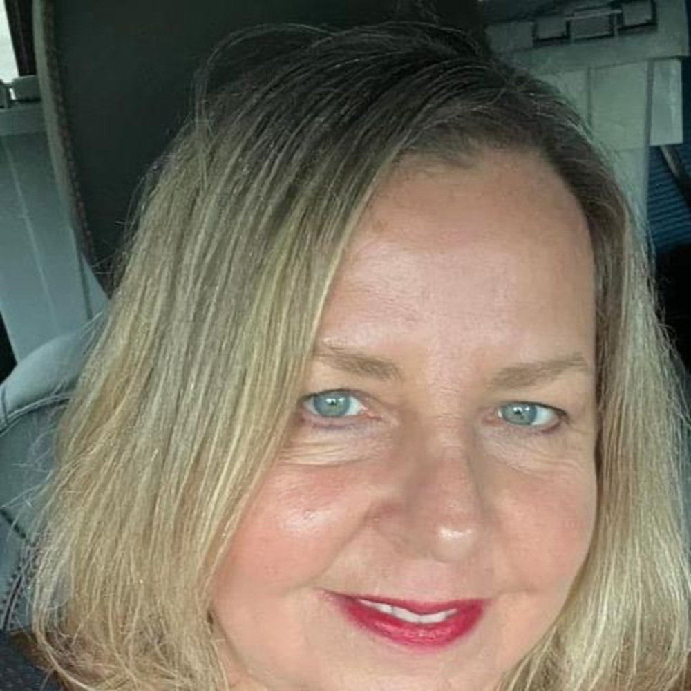 Meet your Posher, Leslie